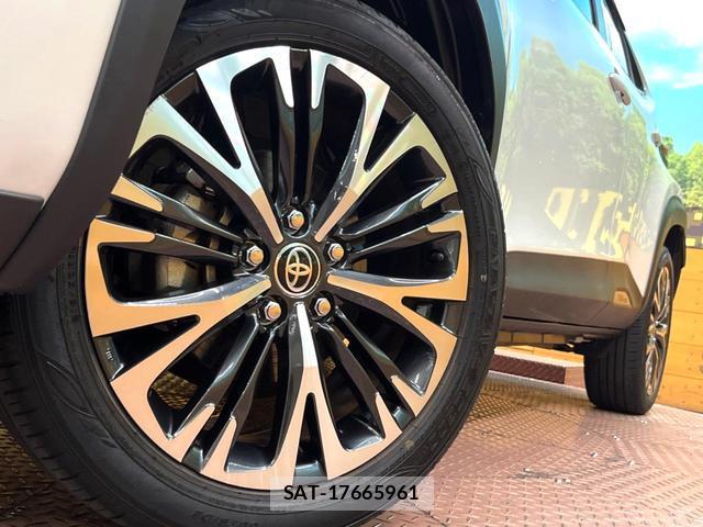 Toyota YARIS CROSS 2023-10 8866087-12