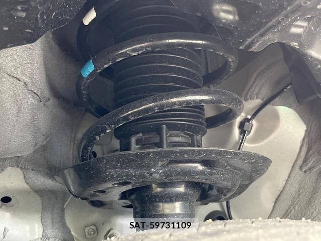 Toyota YARIS CROSS 2025-08 8866923-19