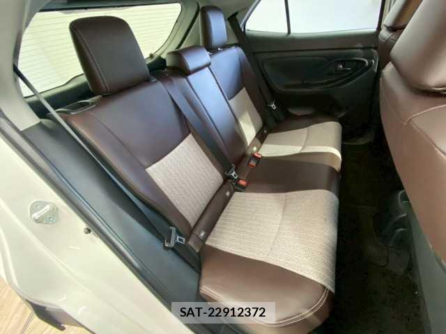 Toyota YARIS CROSS 2020-09 8867386-11