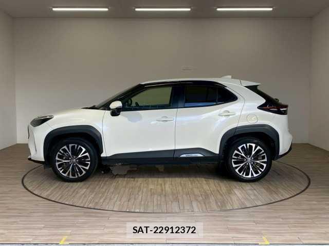 Toyota YARIS CROSS 2020-09 8867386-15