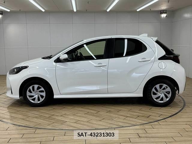 Toyota YARIS 2021-09 8866188-16