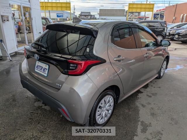 Toyota YARIS 2021-07 8866382-1