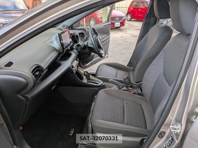 Toyota YARIS 2021-07 8866382-14