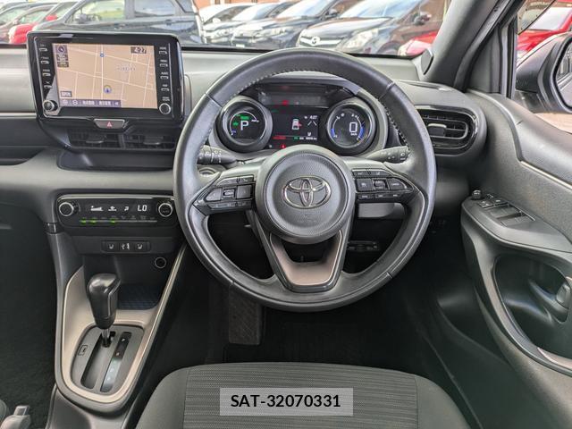 Toyota YARIS 2021-07 8866382-17