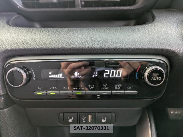 Toyota YARIS 2021-07 8866382-19