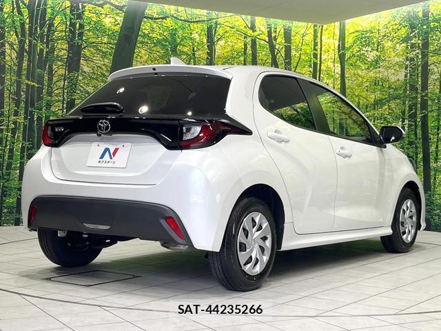 Toyota YARIS 2024-07 8866914-16