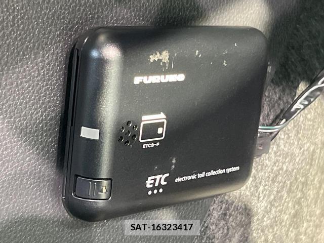 Toyota YARIS 2023-08 8867185-5