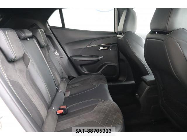 Peugeot 2008 2021-12 8874940-17