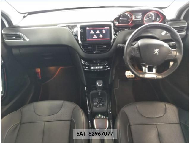 Peugeot 2008 2020-04 8875426-2