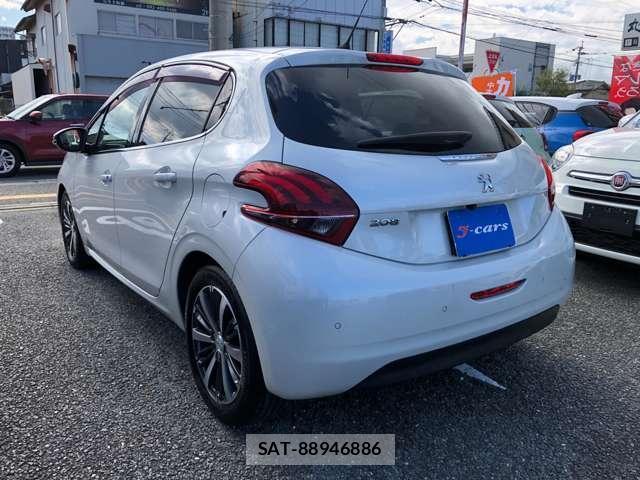 Peugeot 208 2018-07 8873341-15