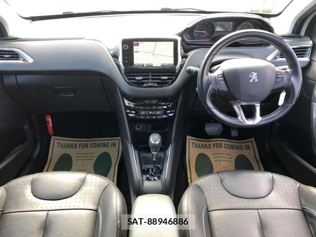 Peugeot 208 2018-07 8873341-2