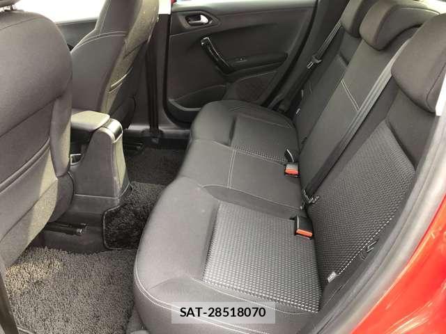 Peugeot 208 2017-05 8873342-11
