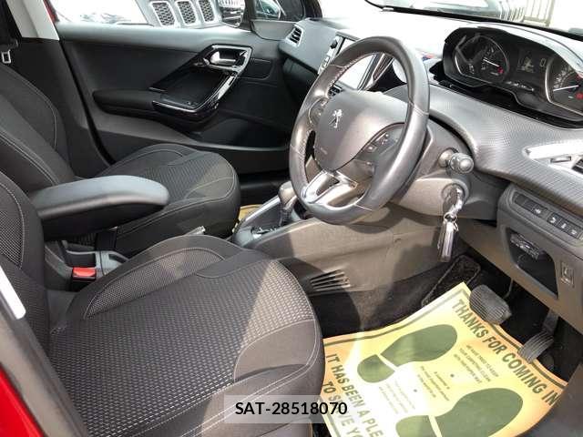 Peugeot 208 2017-05 8873342-9