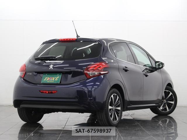 Peugeot 208 2020-05 8874295-1