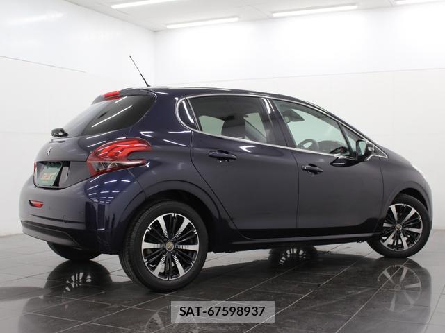 Peugeot 208 2020-05 8874295-17