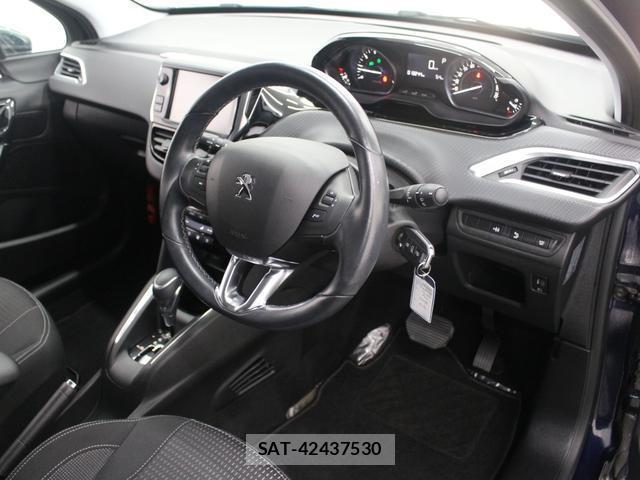 Peugeot 208 2018-08 8874297-7
