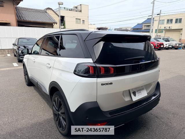Peugeot 5008 2023-08 8874928-2