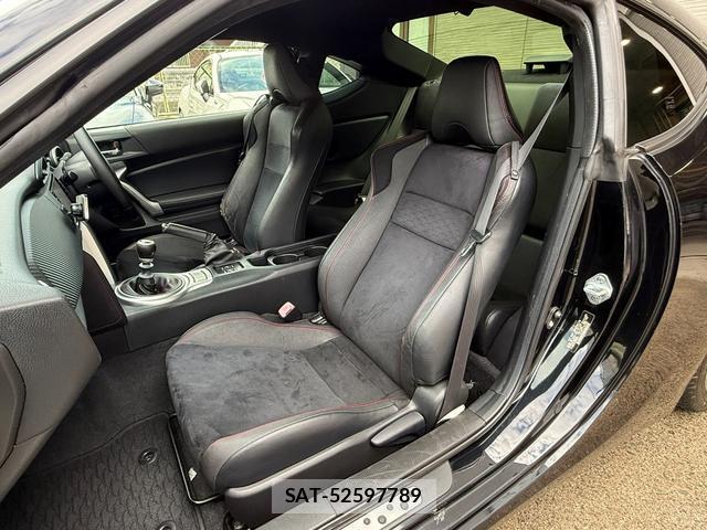 Toyota 86 2015-05 8873913-12