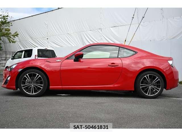 Toyota 86 2013-08 8874642-4