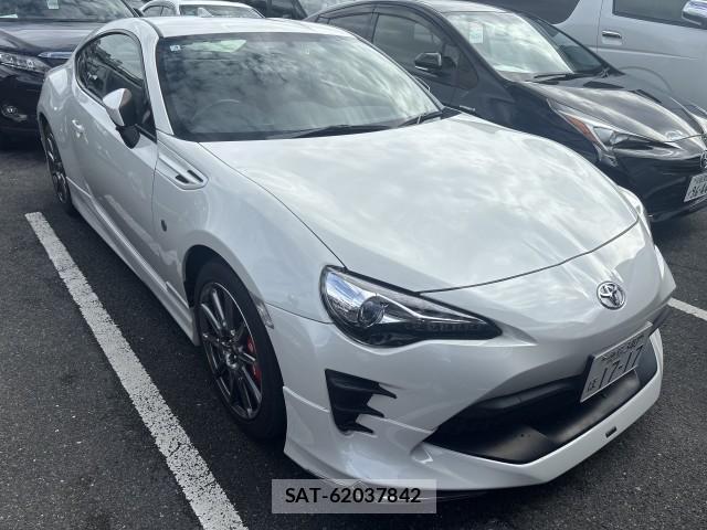 Toyota 86 2021-04 8875152-1