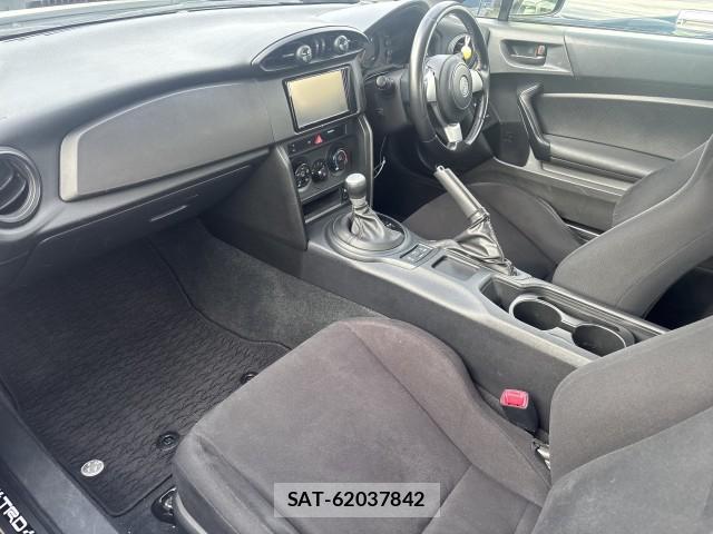 Toyota 86 2021-04 8875152-3