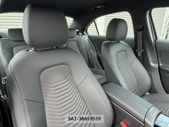 Mercedes Benz A-CLASS 2025-06 8872789-3