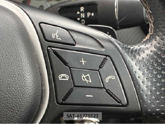 Mercedes Benz A-CLASS 2013-09 8873631-11