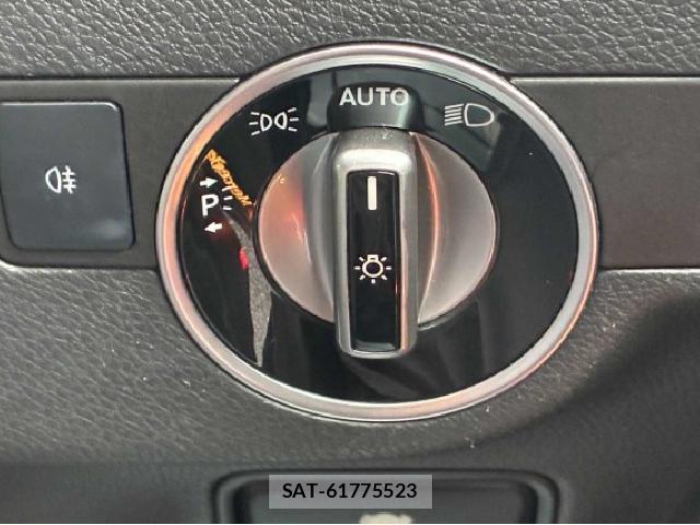 Mercedes Benz A-CLASS 2013-09 8873631-16