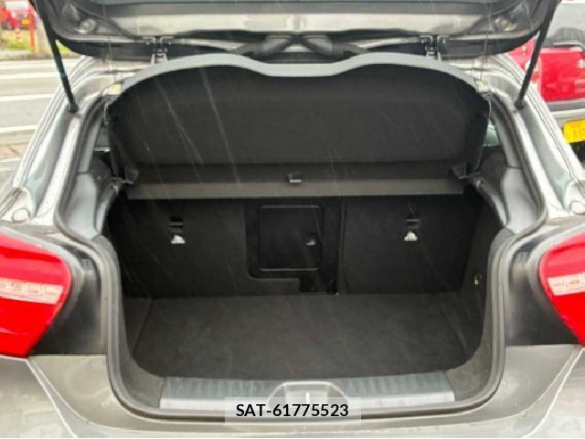 Mercedes Benz A-CLASS 2013-09 8873631-17