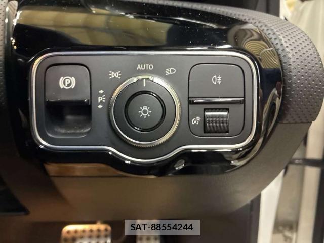 Mercedes Benz A-CLASS 2021-03 8875411-5