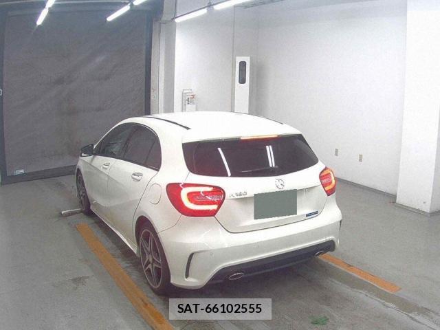 Mercedes Benz A-CLASS 2015-03 8875453-5
