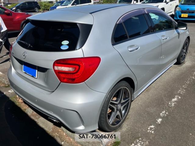 Mercedes Benz A-CLASS 2013-06 8875691-1
