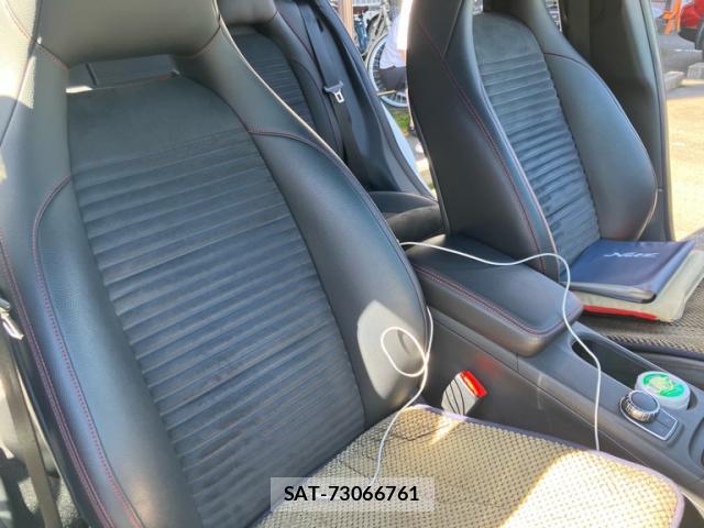 Mercedes Benz A-CLASS 2013-06 8875691-9