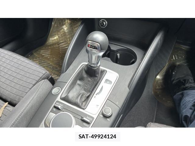 Audi A3 SEDAN 2017-09 8874862-14