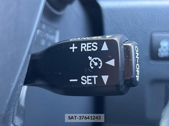 Toyota ALPHARD 2013-10 8872705-6