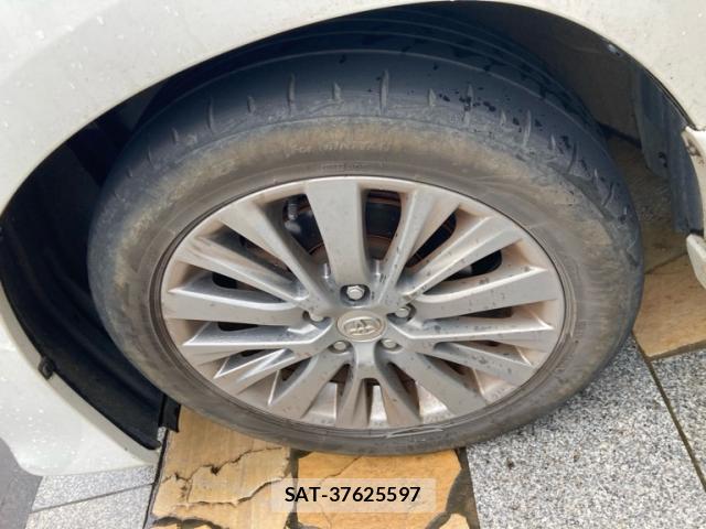 Toyota ALPHARD 2014-02 8873535-8