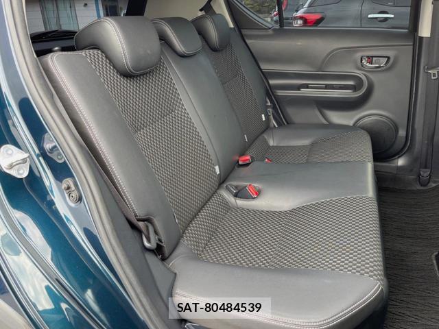 Toyota AQUA 2017-11 8872579-10