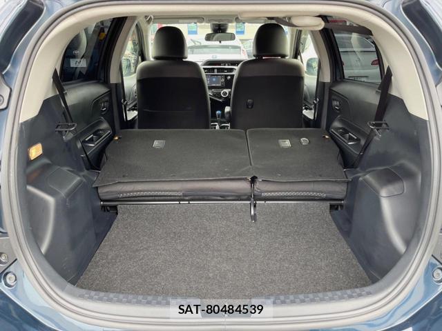 Toyota AQUA 2017-11 8872579-11