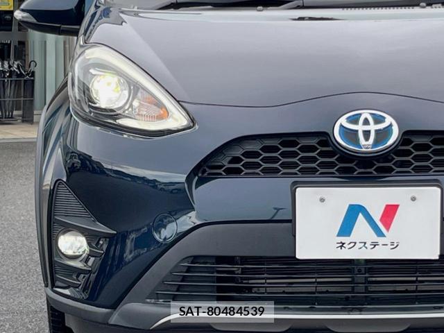 Toyota AQUA 2017-11 8872579-12