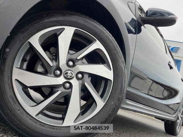 Toyota AQUA 2017-11 8872579-13