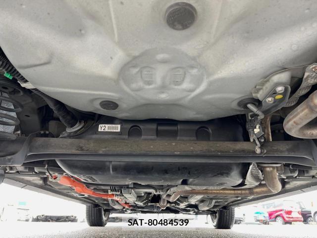 Toyota AQUA 2017-11 8872579-18