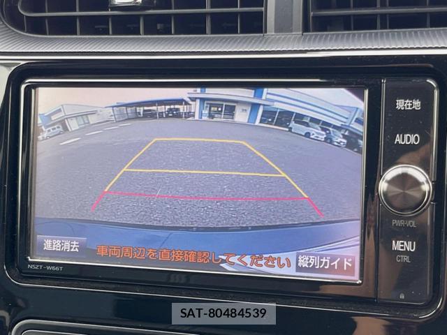 Toyota AQUA 2017-11 8872579-6