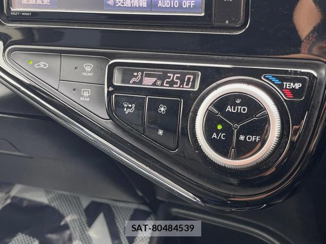 Toyota AQUA 2017-11 8872579-7