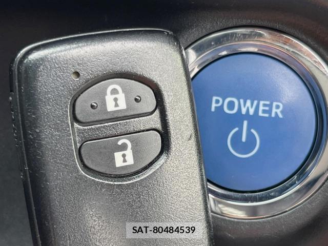 Toyota AQUA 2017-11 8872579-8