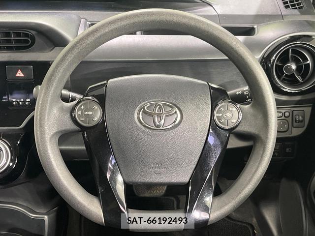Toyota AQUA 2016-07 8872583-11