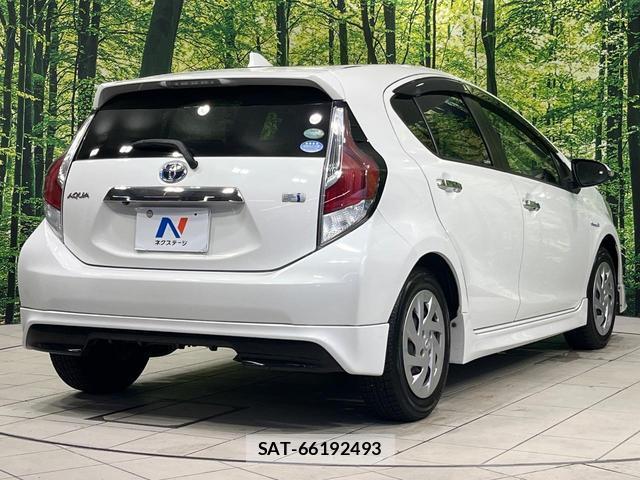 Toyota AQUA 2016-07 8872583-17