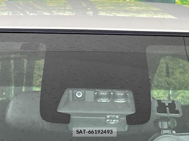 Toyota AQUA 2016-07 8872583-4