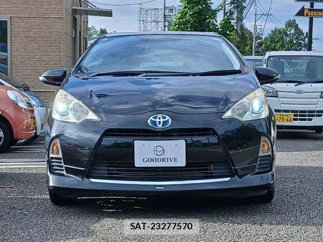 Toyota AQUA 2012-06 8872622-1