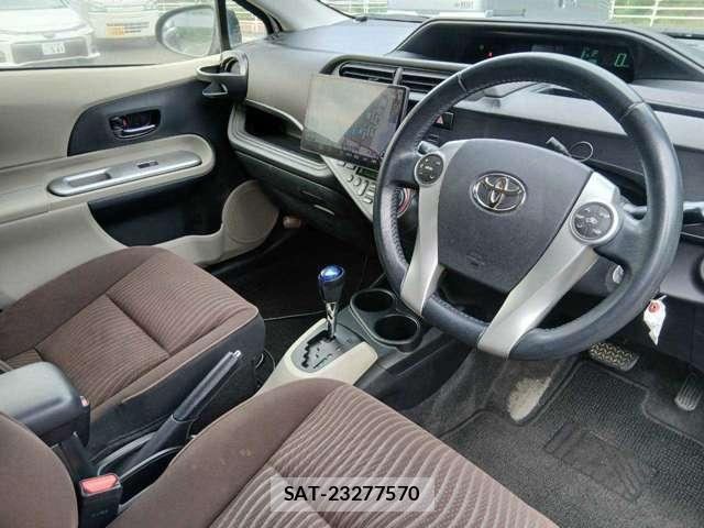 Toyota AQUA 2012-06 8872622-12
