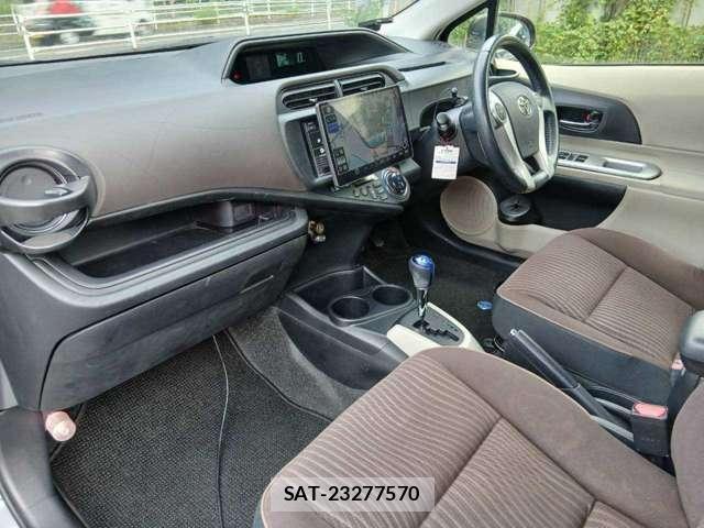 Toyota AQUA 2012-06 8872622-14
